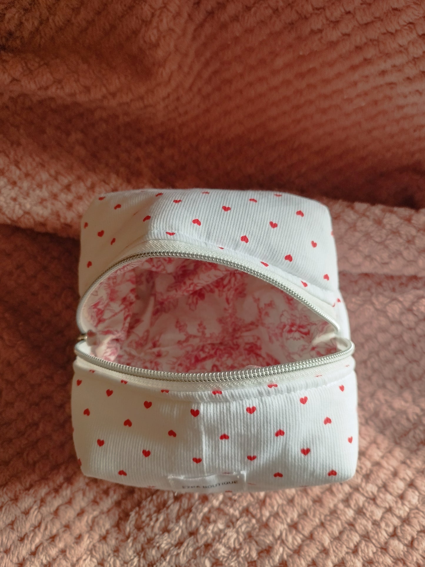 Trousse de toilette à portée de main