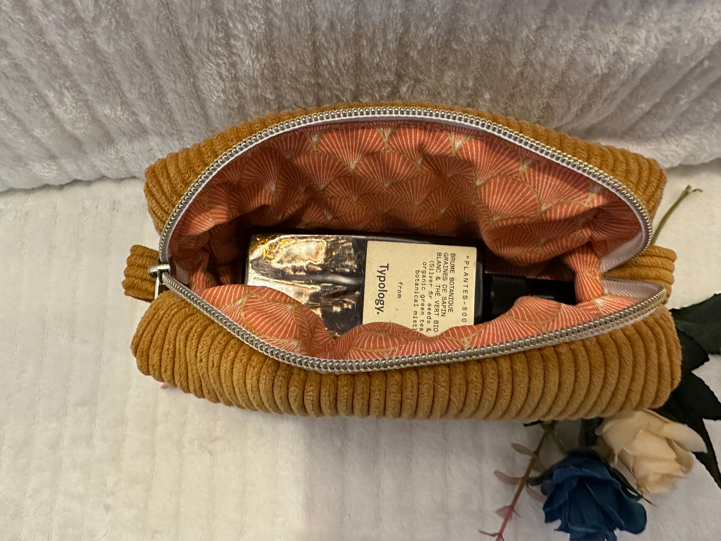 Trousse de toilette à portée de main